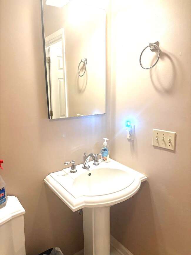 134 Piney Woods Dr Unidad One bedroom