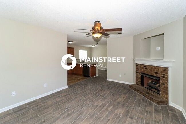 Photo - 4 Bedroom Pet-Friendly Home in Cordova, TN with Main Street Renewal