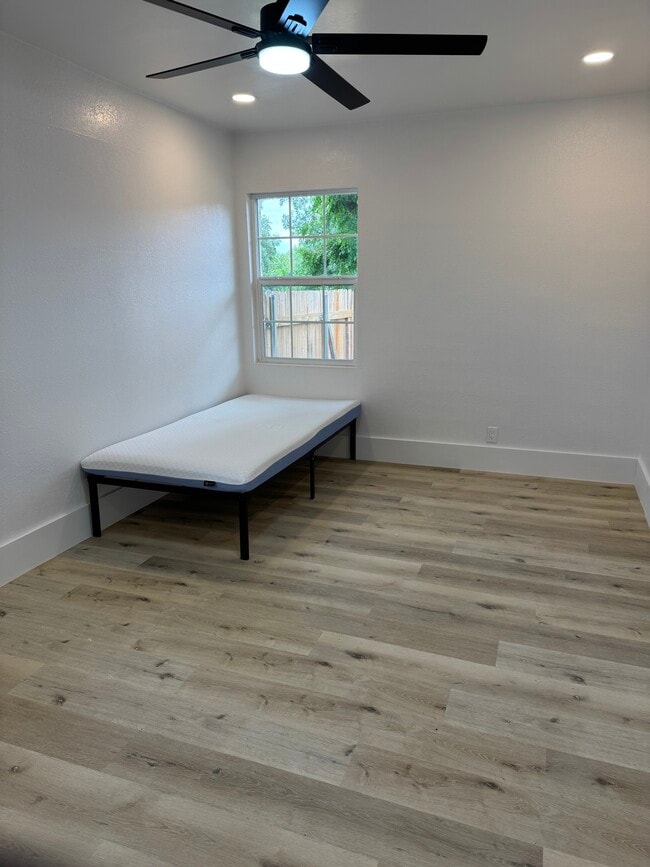 Building Photo - 4100 N 30th St Rental