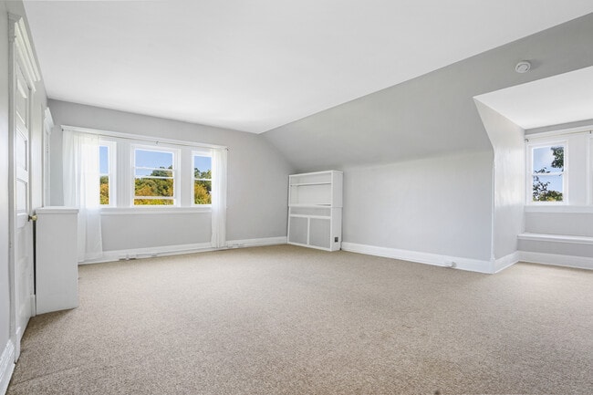 Building Photo - 345 McAlpin Ave Unit 3