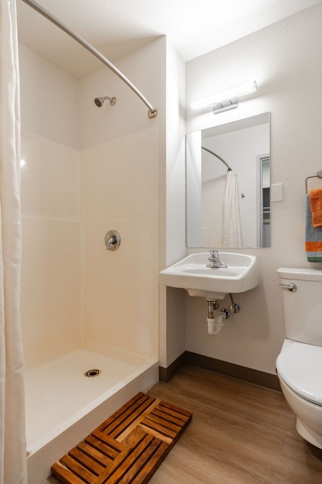 Photo - Crossroads Garden Apartments