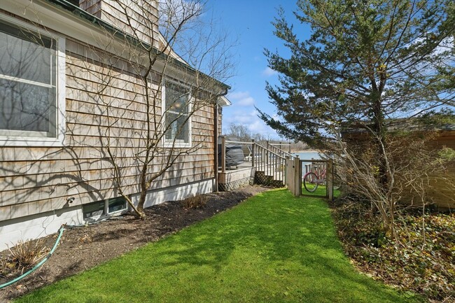Photo - 80 Towd Point Rd House