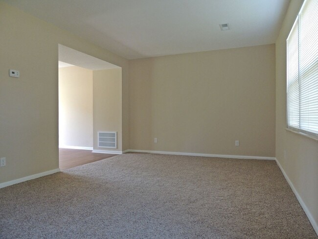 Photo - Convenient location , 2 bedroom 1.5 bath 9...