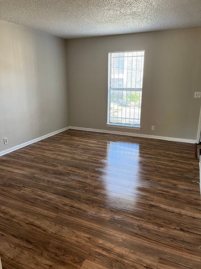 Photo - " 2-Bed Duplex on Delaware Street: Cozy Na...