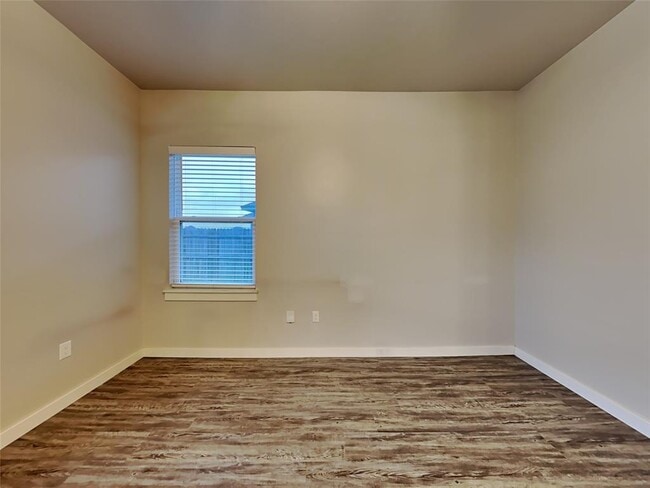 Photo - 14308 Peach Tree Dr