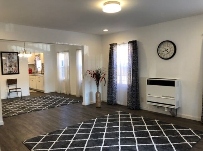 3102 Raymond Ave - 3102 Raymond Ave