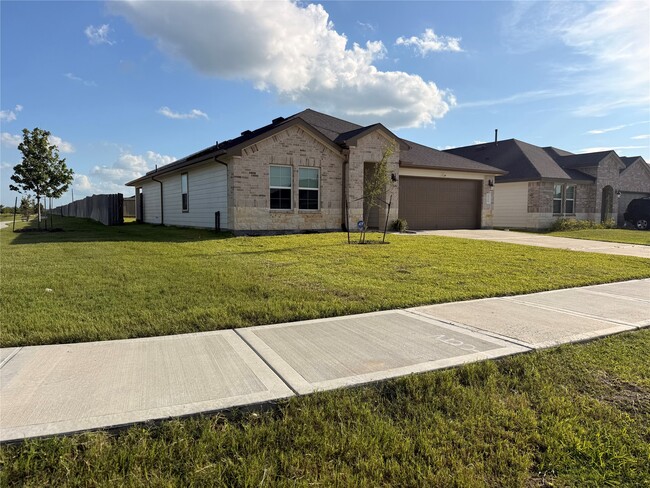 Photo - 1210 Hughes Crossing Dr