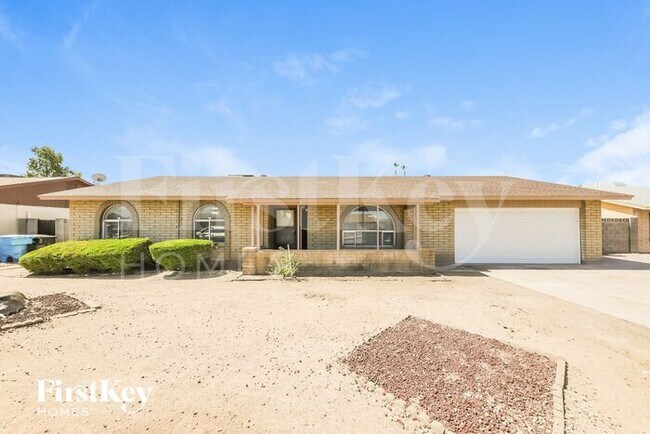 Photo - 4923 W Larkspur Dr House