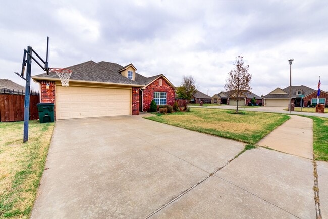 3 Bed / 2 Bath in Collinsville! - 3 Bed / 2 Bath in Collinsville! House