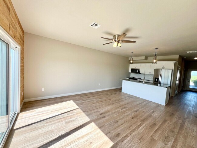Photo - Modern Townhome with STUNNING Views in West MHK