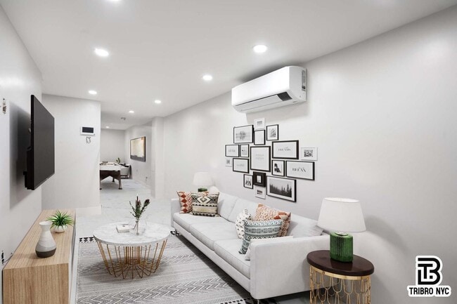 Photo - Flushing Avenue