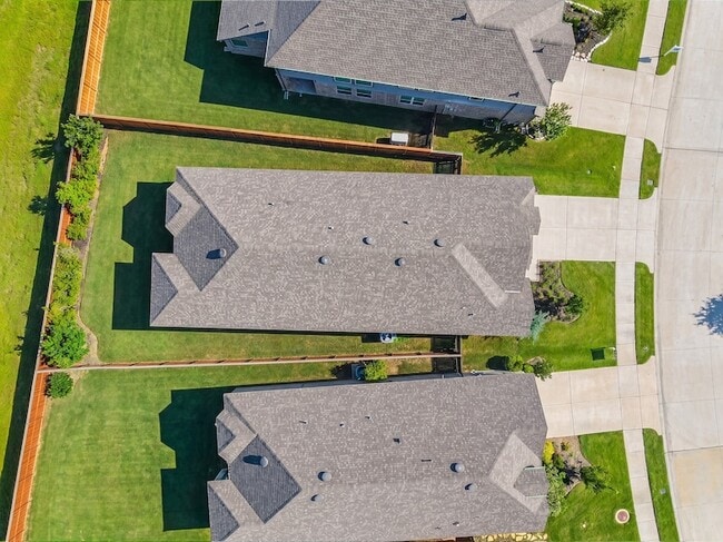 Photo - 8145 Overland Grv