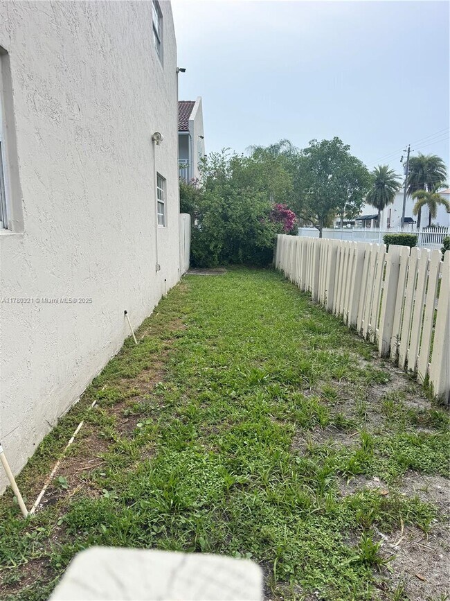 Photo - 2050 NE 140th St