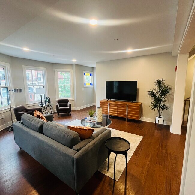 Photo - 380 Harvard St Unit 1