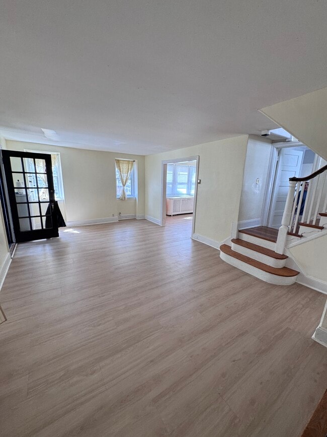 Living room (2) - 24 Overhill Rd