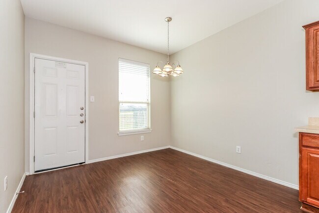 Photo - 5929 Misty Breeze Dr