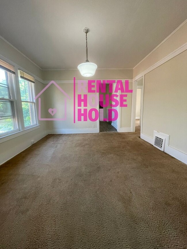 Building Photo - 5065-5067 Linsdale St. Unit 5067