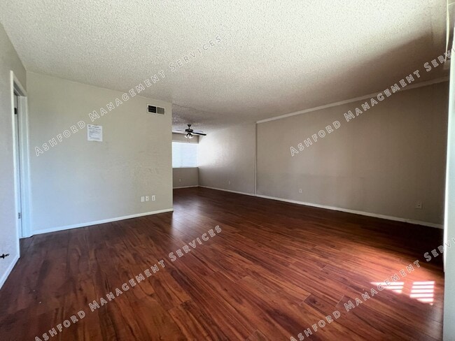 Building Photo - ***MOVE IN SPECIAL***UTILS INCLUDED : ONE BEDROOM UPSTAIRS CONDO Unit 227