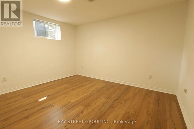Photo - 280 Boisdale Ave