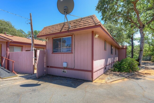 Photo - 162 Feathervale Dr