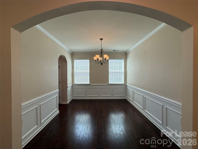 Photo - 6911 Agnew Dr