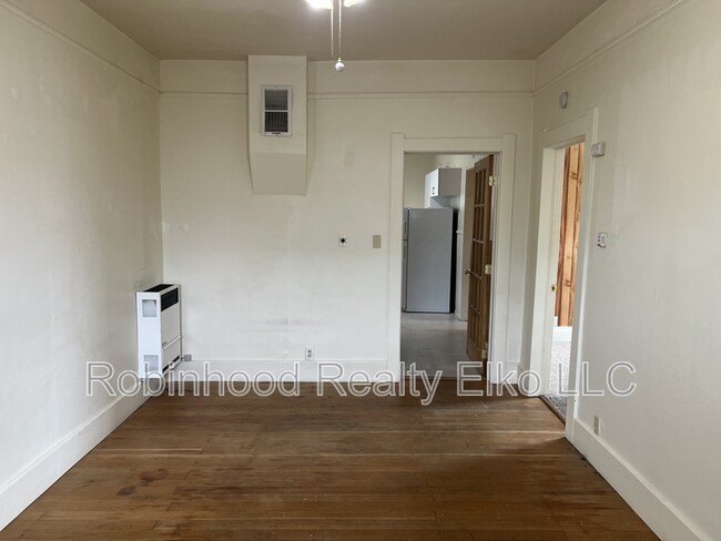 Photo - 570 Silver St