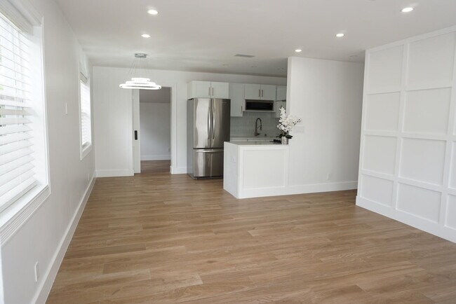 Photo - 403 Pinegrove Ave