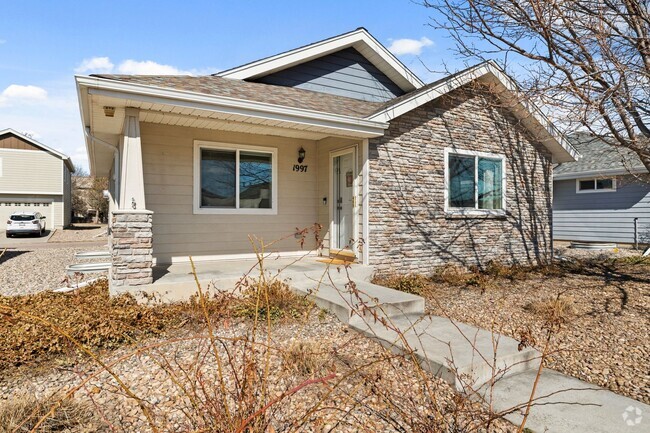 Building Photo - Charming 4-Bedroom Ranch with Low-Maintena... Rental