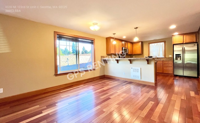 Photo - 1029 NE 123rd St