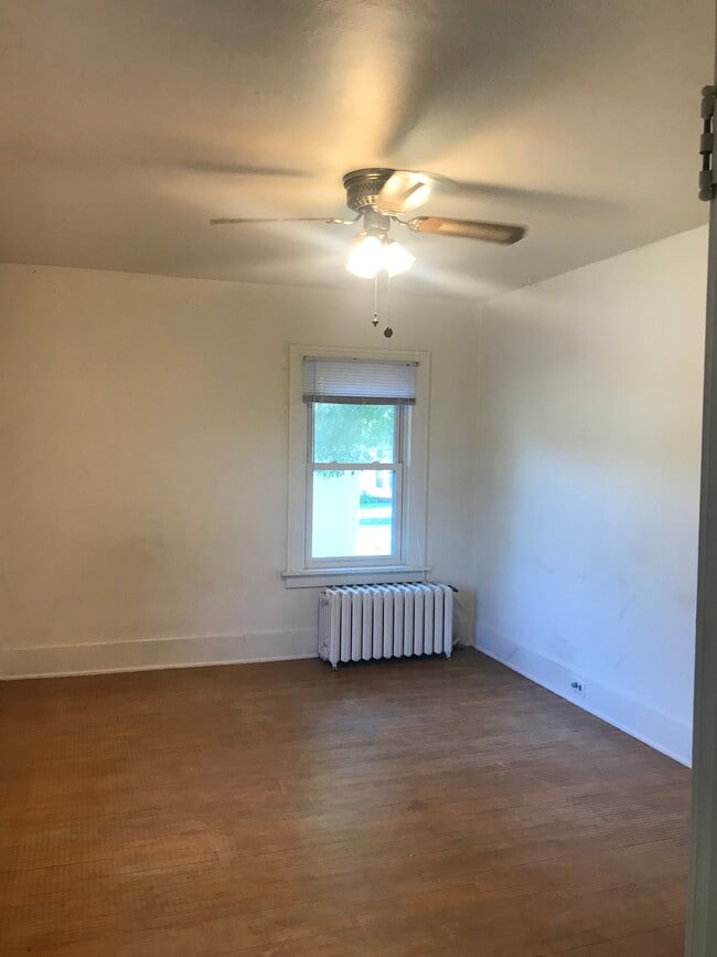 Photo - 415 9th St S