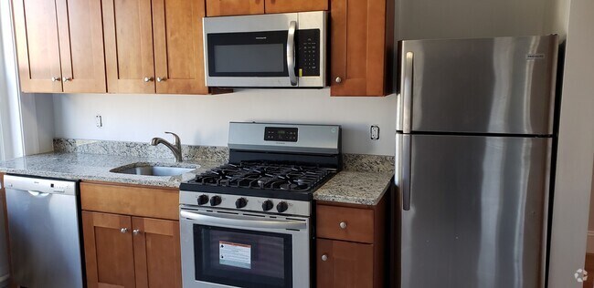 Building Photo - 231 Freeman St Unit 6 Rental