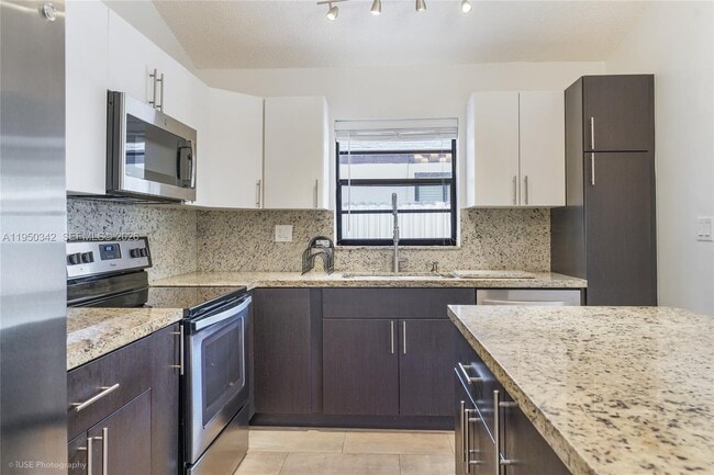 Photo - 1634 SW 19th Ter