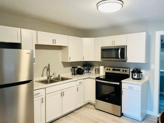 Photo - 609 Lakeshore Dr