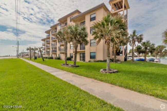 Building Photo - Ocean Front Condo Unit 402