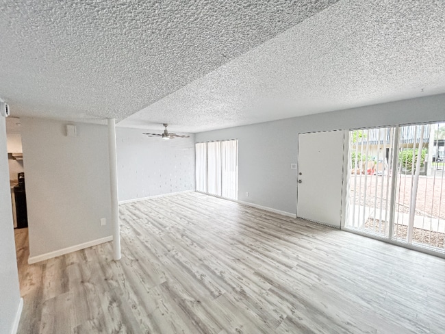 Photo - 6802 N 17th Ave Unidad 9