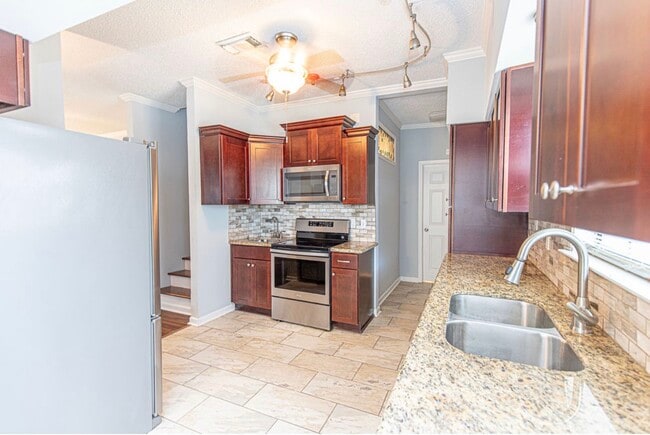 Photo - 15558 Riverdale Ave E