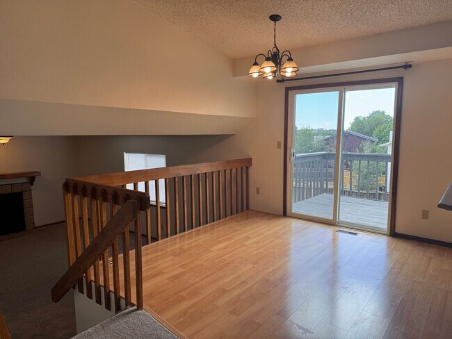 Photo - 3827 Glenhurst St