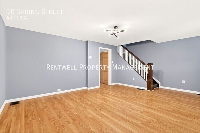 Photo - 10 S Spring St