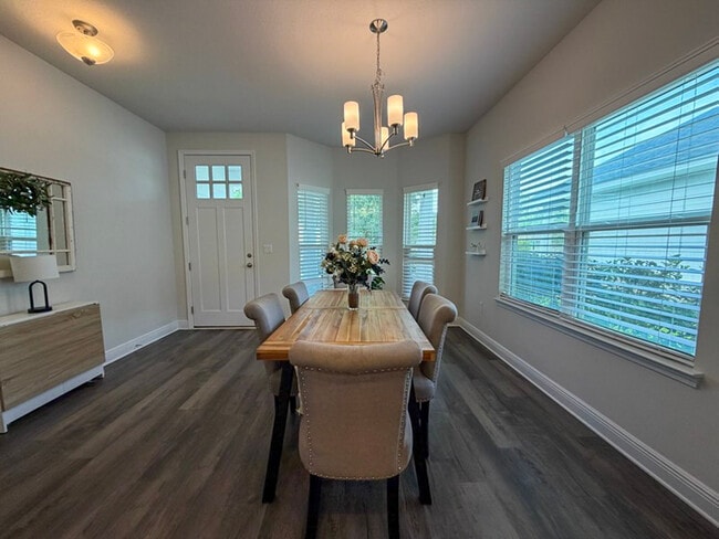 Photo - 593 Riverwalk Cir