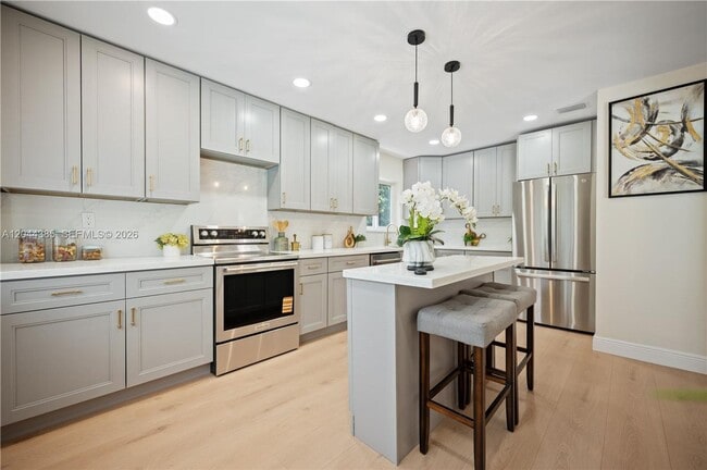 Photo - 4220 SW 14th St