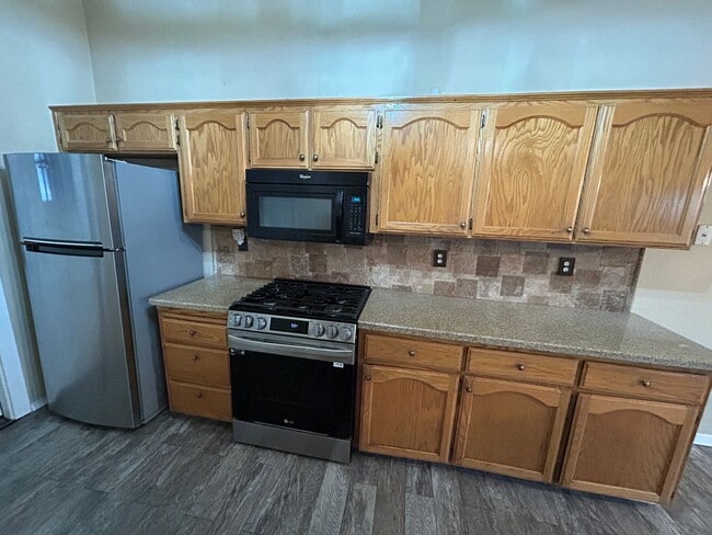 Photo - Spacious, open and upgraded home in Northwest Hanford....with 30 solar panels!!!