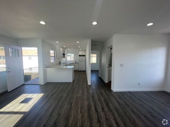 Building Photo - 1 Bed 1 Bath for rent in Long Beach Plenty... Rental