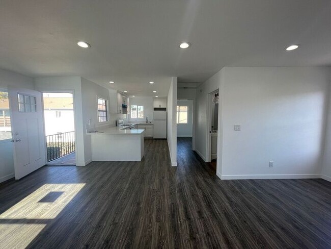 1 Bed 1 Bath for rent in Long Beach Plenty... - 1 Bed 1 Bath for rent in Long Beach Plenty... House