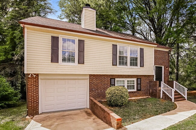 Photo - 8504 Beechbrooke Rd