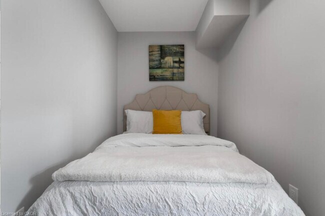 Photo - 168-168 Picton St E Unit 2