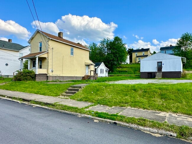 Photo - 29 W Miller St
