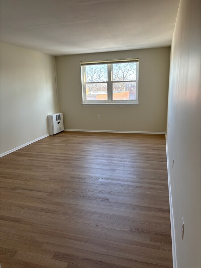 Bedroom - 887 Farmington Ave Unit 4-E