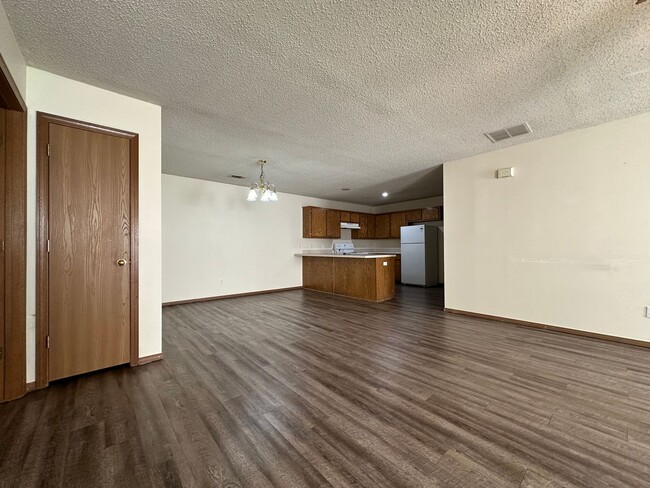 Photo - 1060 Farley Cir