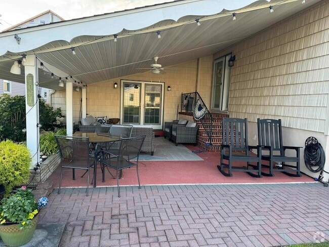 Building Photo - 8097 Fulton Ave Rental
