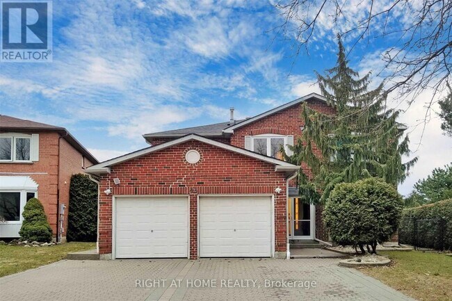 Photo - 43 Topham Crescent